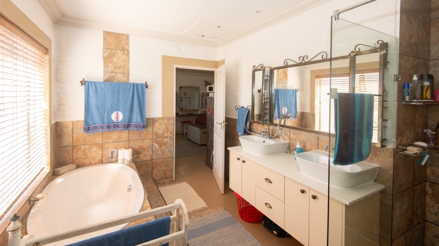 3 Bedroom Property for Sale in Bergsig Western Cape